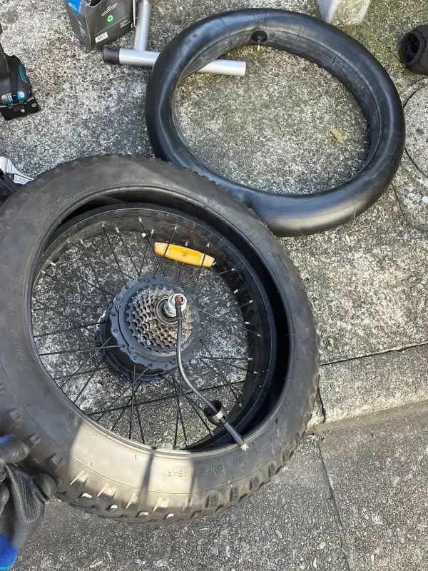 E-BIKE 後輪チューブ交換